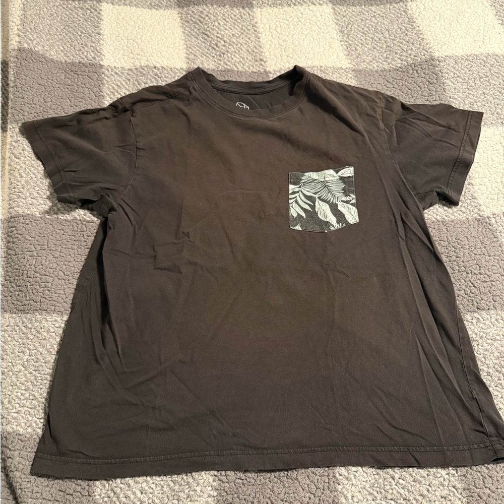 Original Use Dark Gray T-Shirt with Leaf Print Pocket